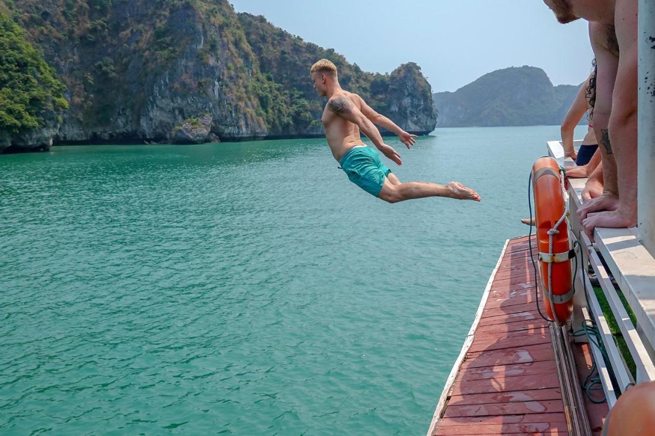 Halong Fantasea Cruise Hotel Ha Long Bagian luar foto
