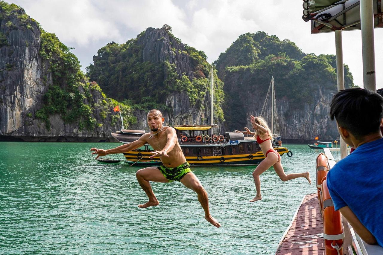 Halong Fantasea Cruise Hotel Ha Long Bagian luar foto