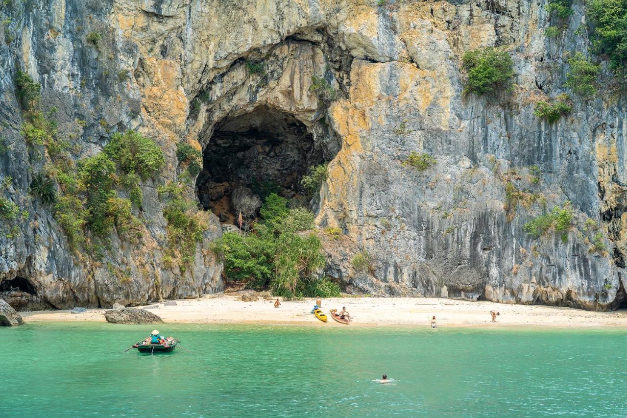 Halong Fantasea Cruise Hotel Ha Long Bagian luar foto