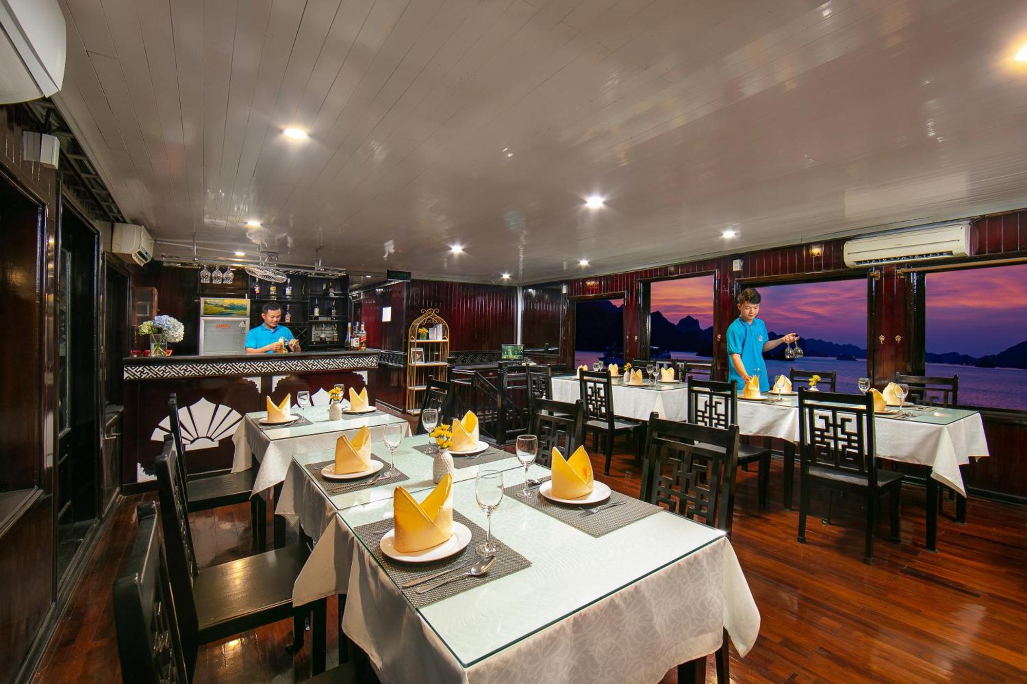 Halong Fantasea Cruise Hotel Ha Long Bagian luar foto