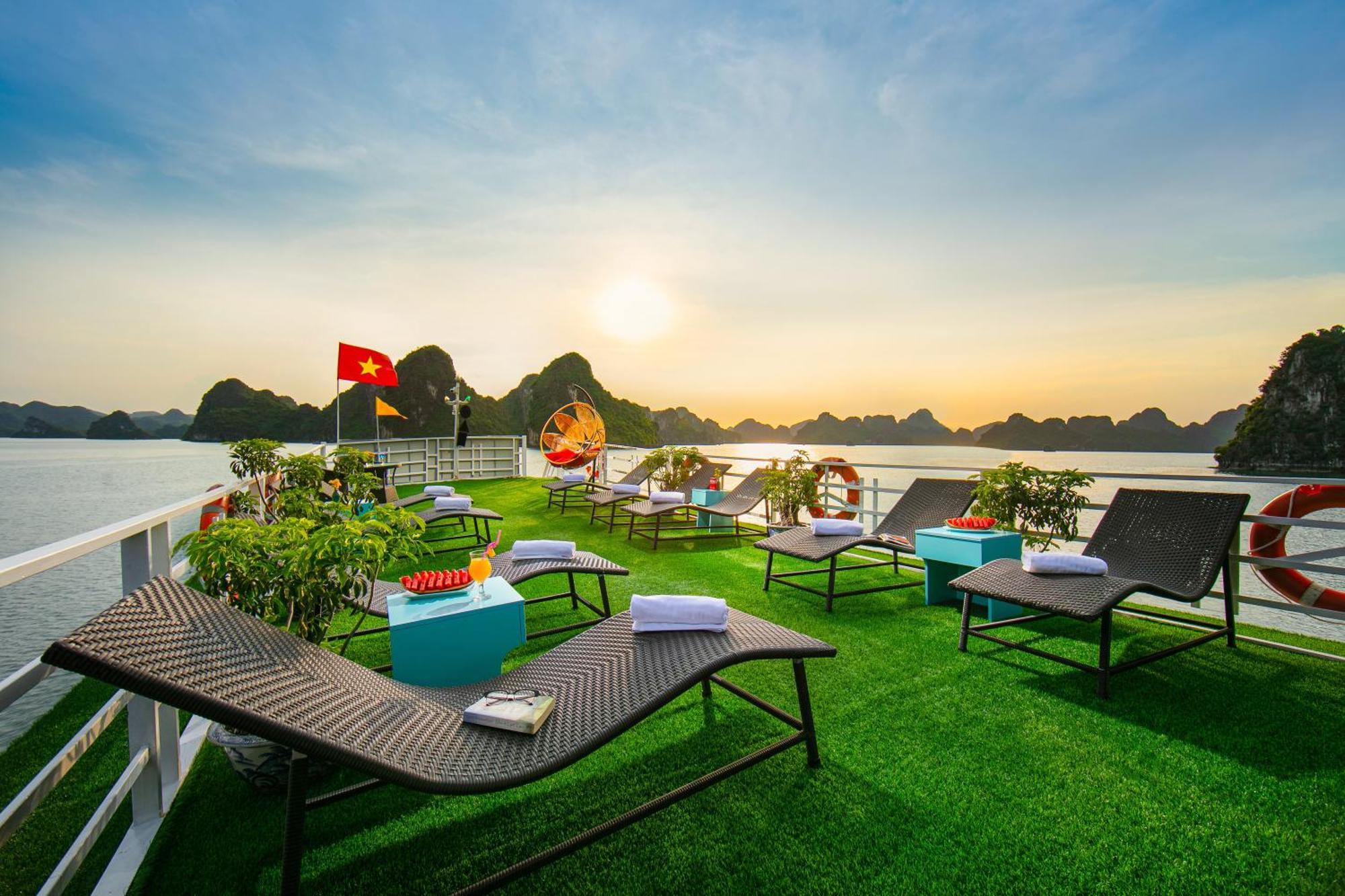 Halong Fantasea Cruise Hotel Ha Long Bagian luar foto