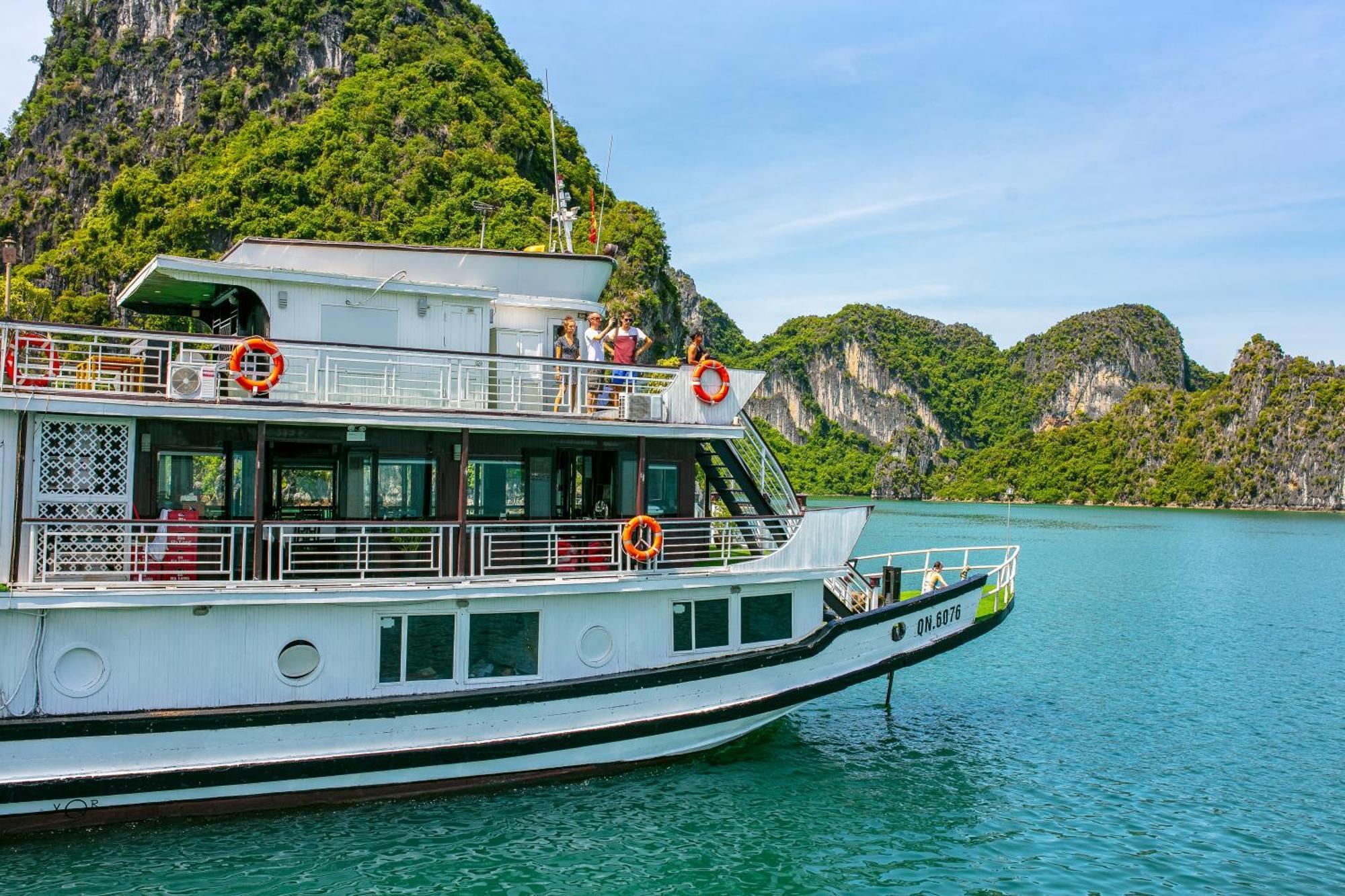Halong Fantasea Cruise Hotel Ha Long Bagian luar foto